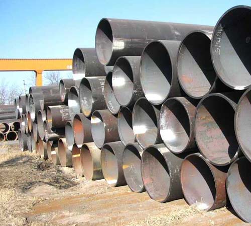 Welding steel pipe