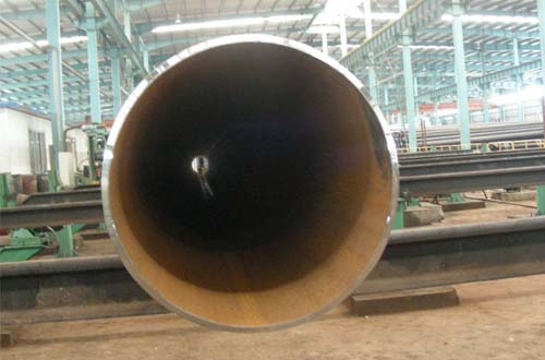 Welding steel pipe